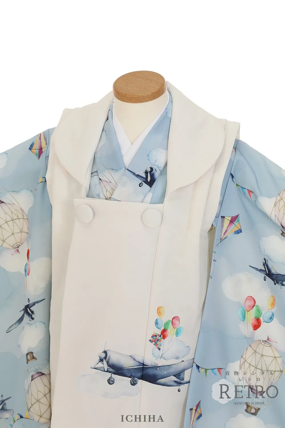 3歳男の子のお被布七五三宅配レンタル。飛行機と気球や風船柄になって